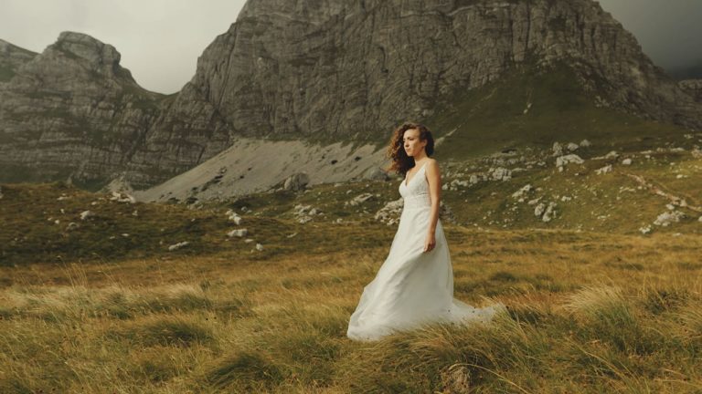 Sequence 01.00_00_28_18.Still016