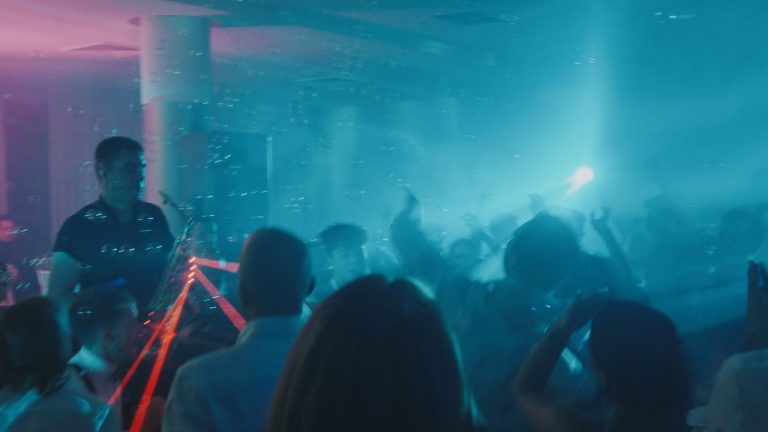 Sequence 01.00_01_06_12.Still049