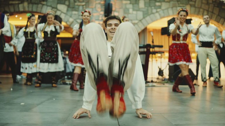 Sequence 01.00_04_17_15.Still087