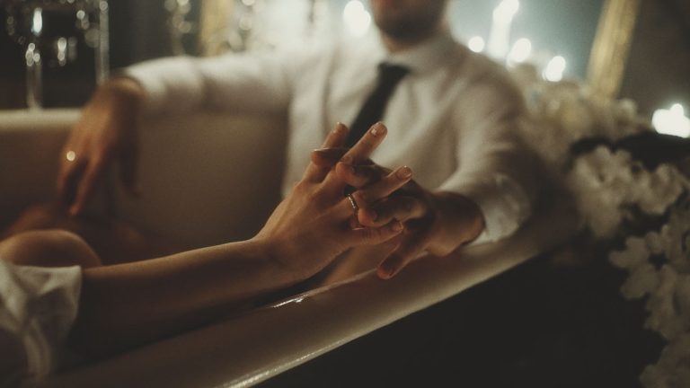 v.01 16-9.00_00_16_15.Still005