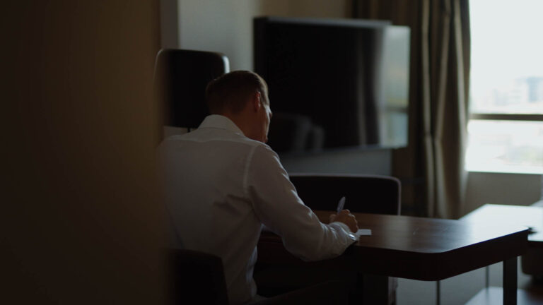 insta cap.00_01_36_05.Still012