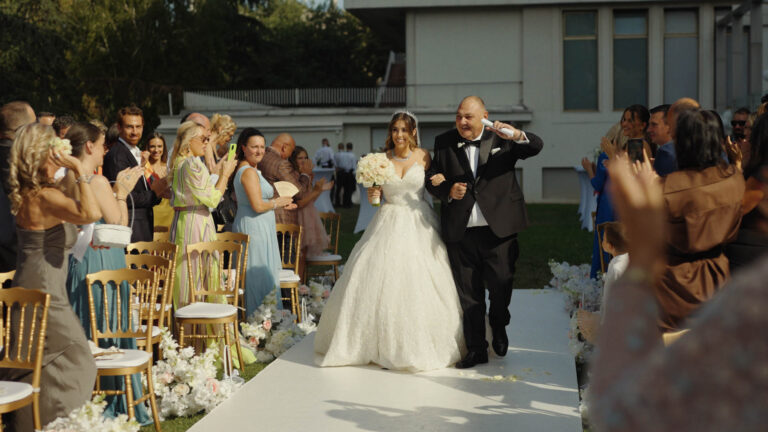 insta cap.00_02_32_24.Still017