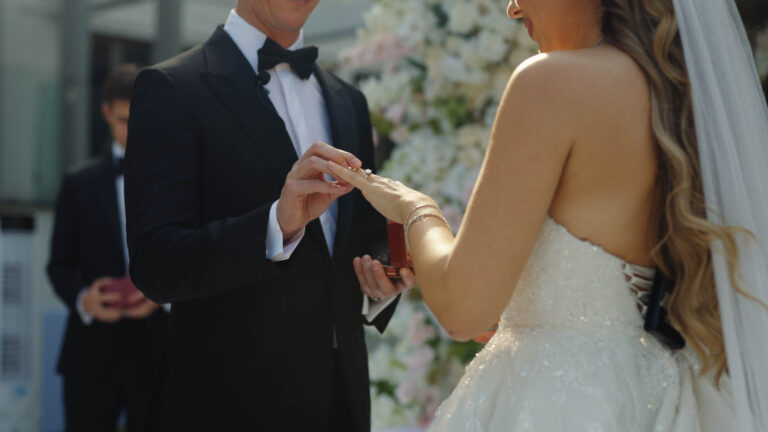 insta cap.00_02_49_18.Still020