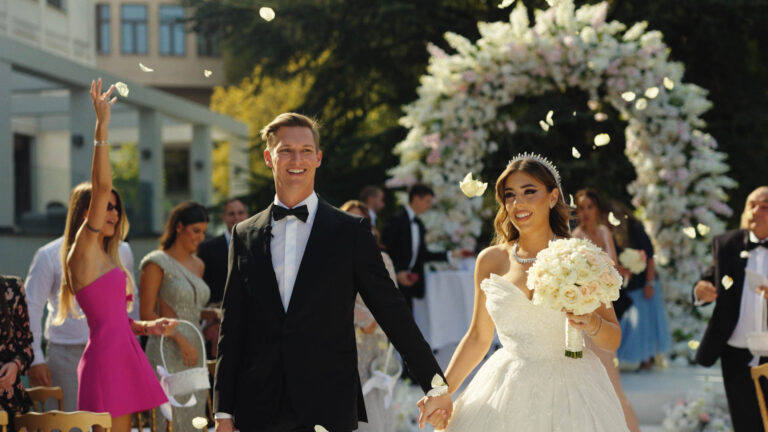 insta cap.00_02_57_01.Still022