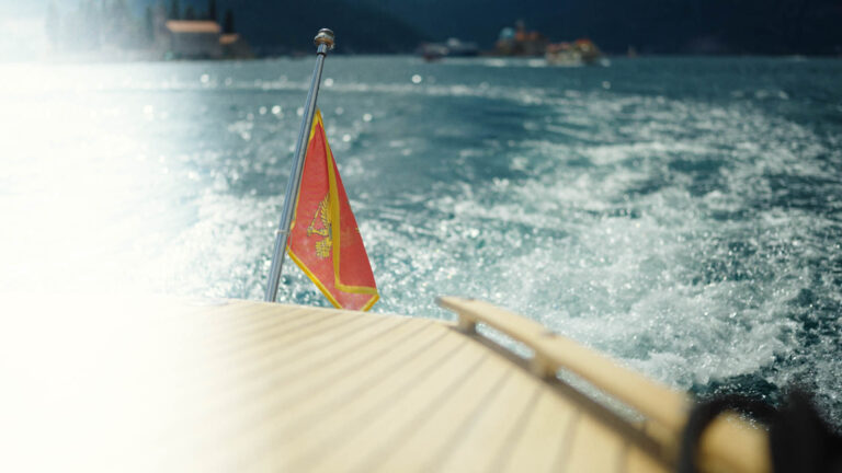 v.01 film.00_00_07_16.Still003