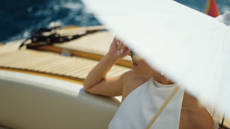 v.01 film.00_00_14_12.Still006