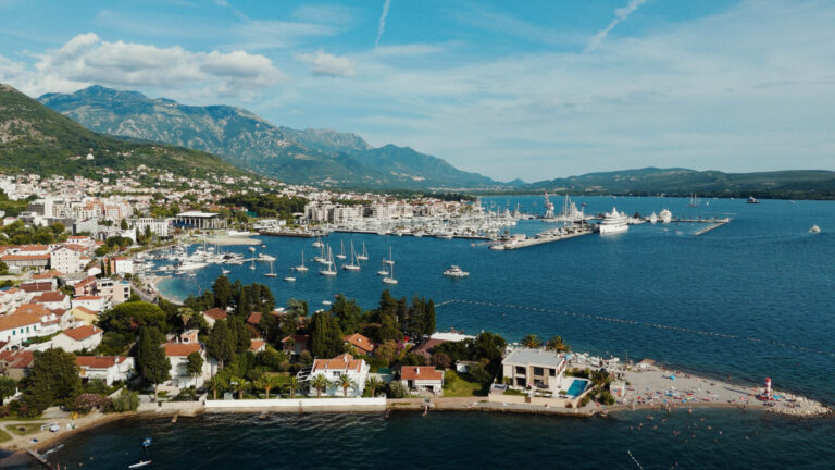 v.01 film.00_00_38_13.Still009