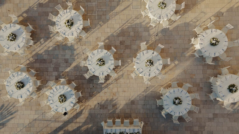 v.01 film.00_01_41_18.Still017