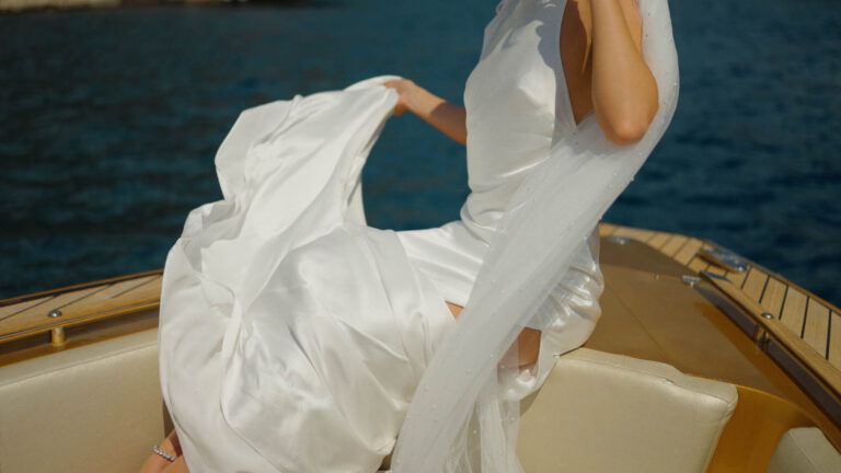 v.01 film.00_02_32_21.Still026