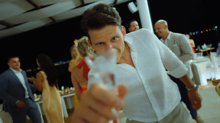 spot v.02.00_02_51_04.Still056