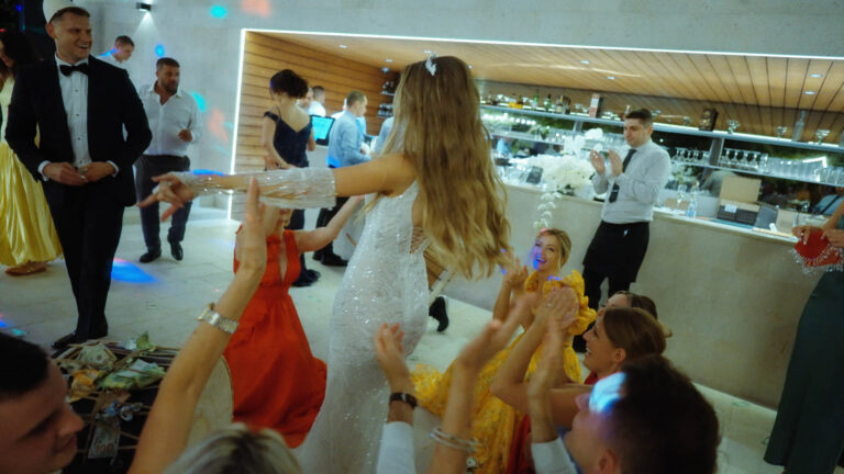 spot v.02.00_03_02_11.Still058